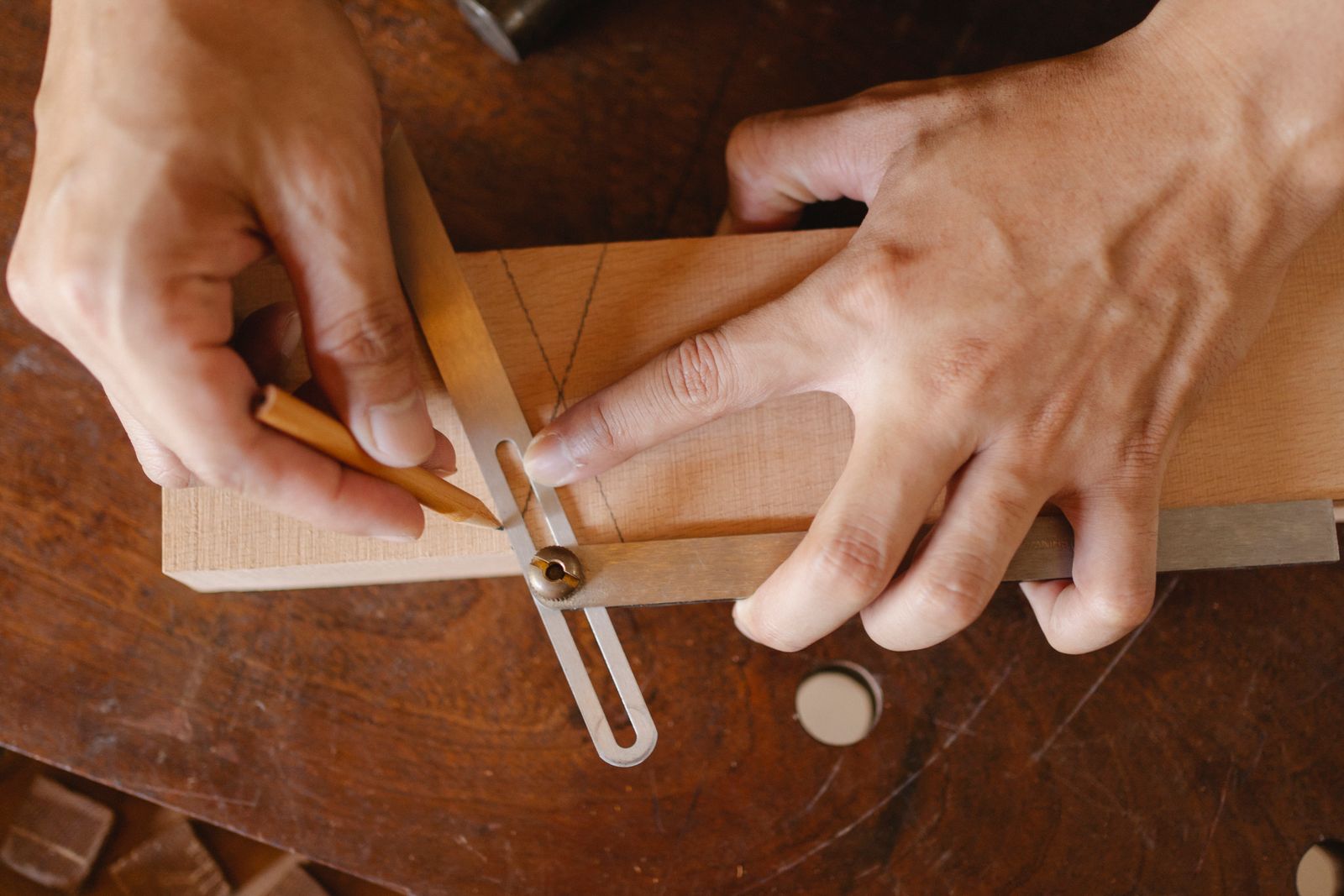 Measuring joinery to the millimetre